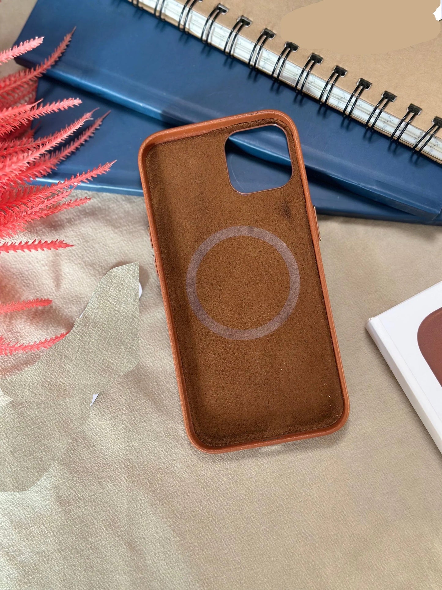iPhone 15 Leather Case with MagSafe Animation - Saddle Brown