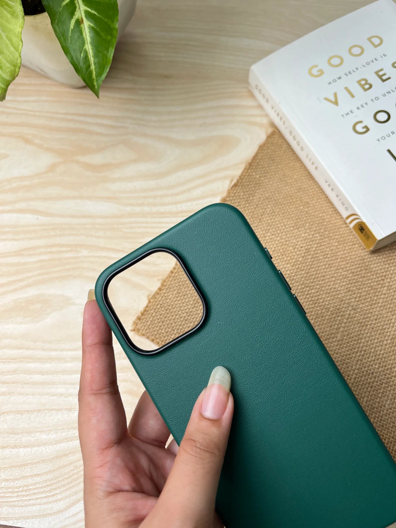 iPhone 15 Pro Max Kdoo Noble Classic Series Genuine Leather Case - Green