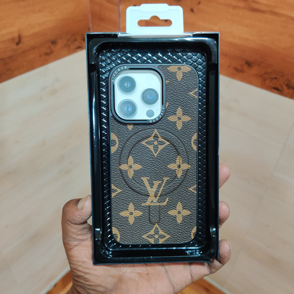 iPhone 14 Louis Vuitton LV Leather PC Case with MagSafe - Brown